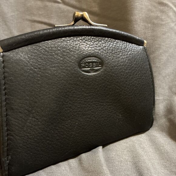 Authentic Fossil 1954 Leather Coin Purse Card ID Holder Wallet Black Kiss Lock - Picture 2 of 11